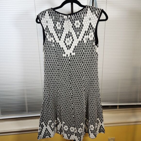 LOFT $70 Size 6 Sleeveless Black White Honey Comb Rayon Blend Sweater Dress - Picture 4 of 11